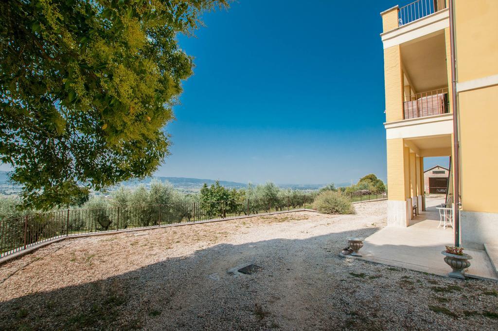 Agriturismo Villa Val D'Olivi Capodacqua  Exterior photo