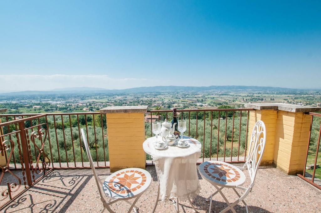 Agriturismo Villa Val D'Olivi Capodacqua  Exterior photo